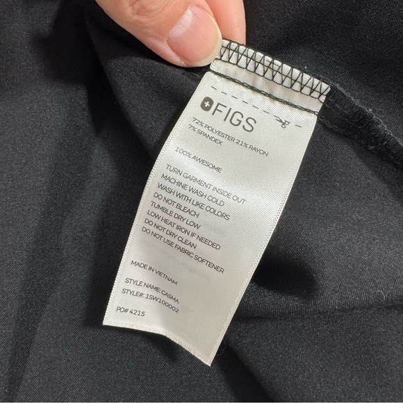 Figs Casma Three Pocket Scrub Top Black Medical Uniform - Picture 3 of 6